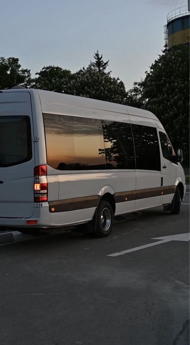 Автобус на замовлення 20 місць– Міжнародні поїздки з України до Європи