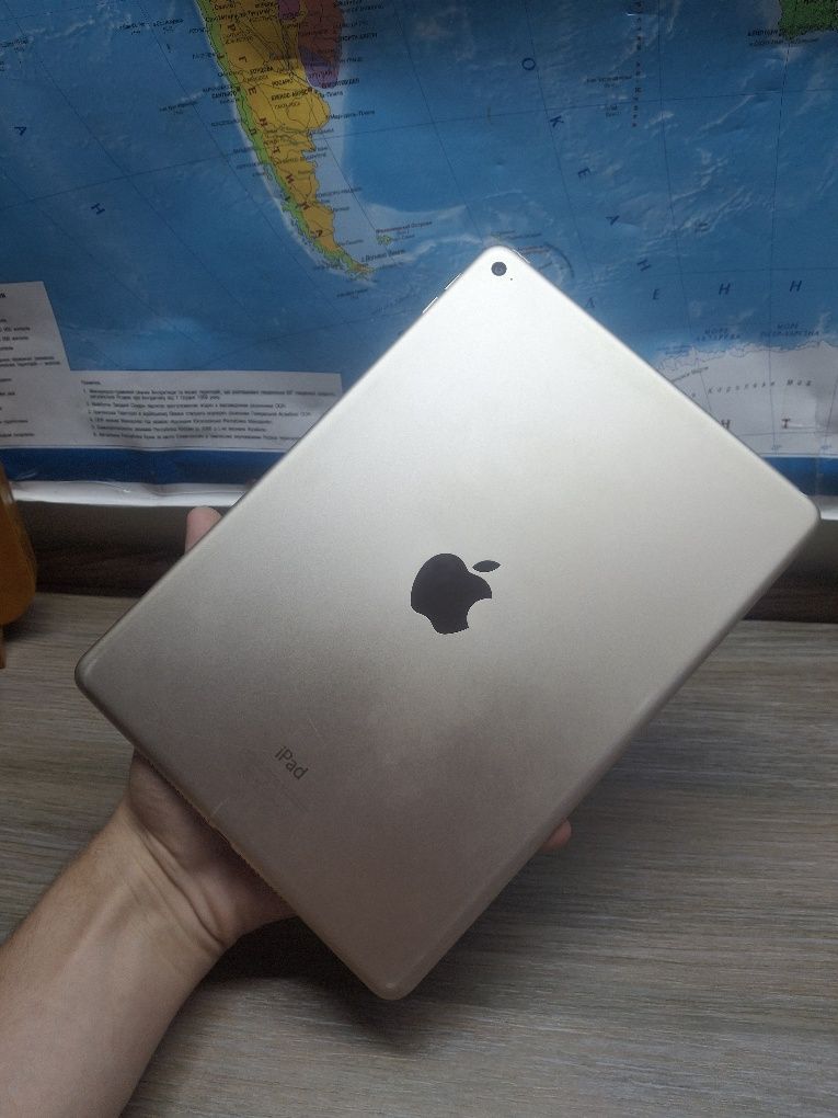 Продам iPad Air 2