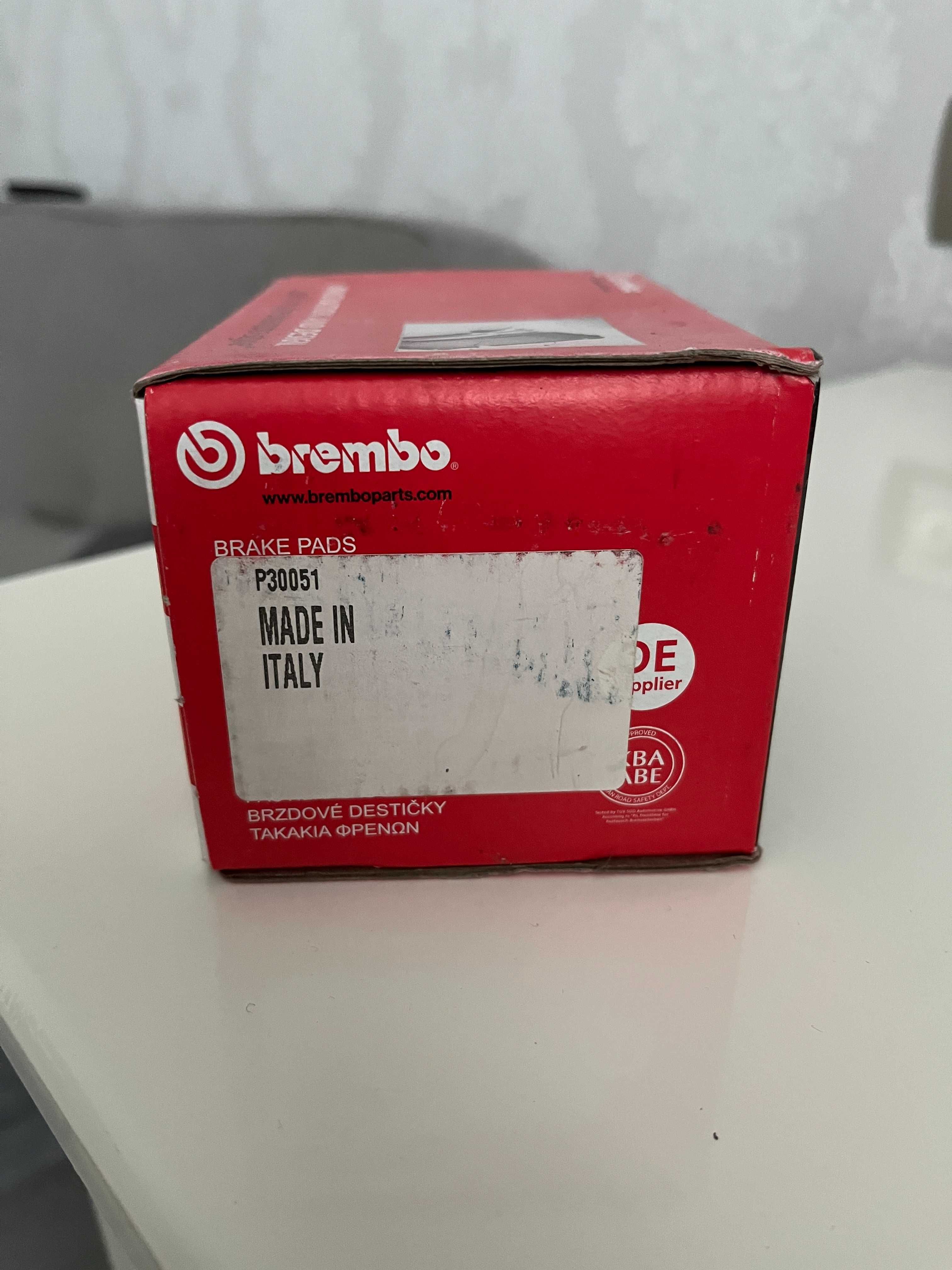 Тормозные колодкы Brembo P30051, комплект.