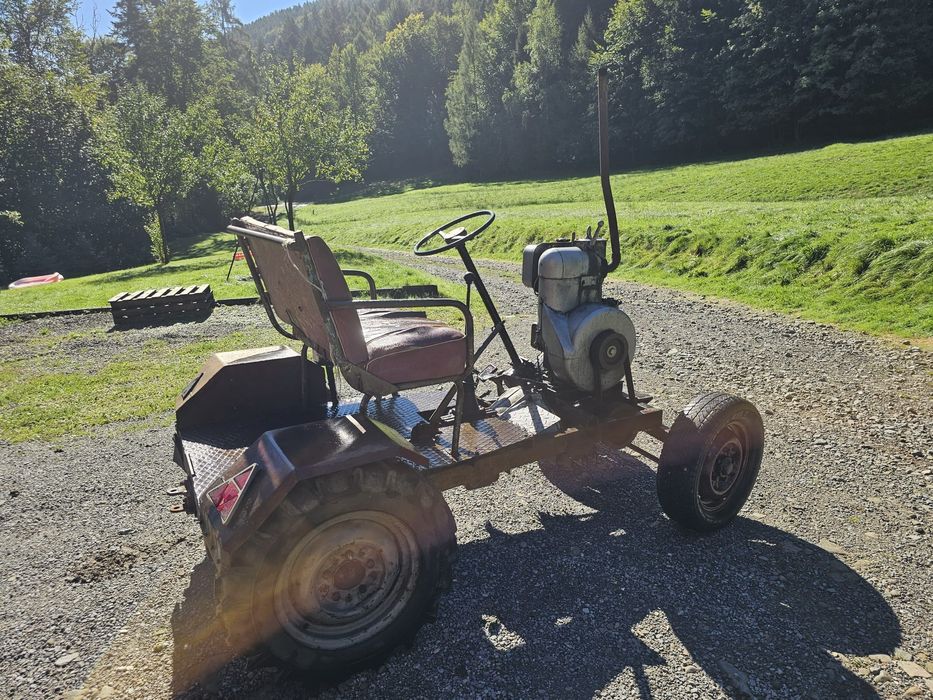 Capek Ciągnik Traktor Esiok