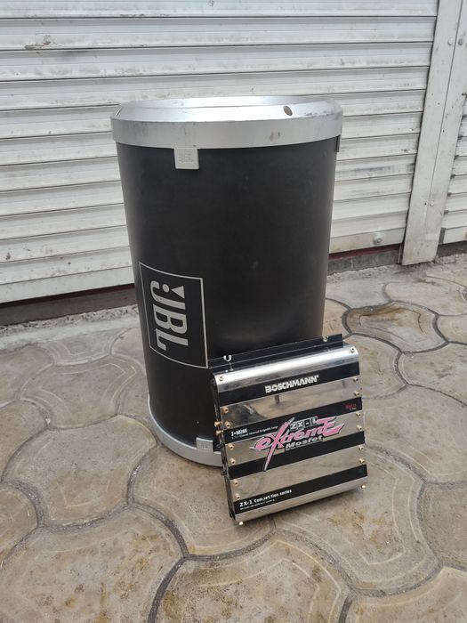 сабвуфер JBL 1кв оригінал