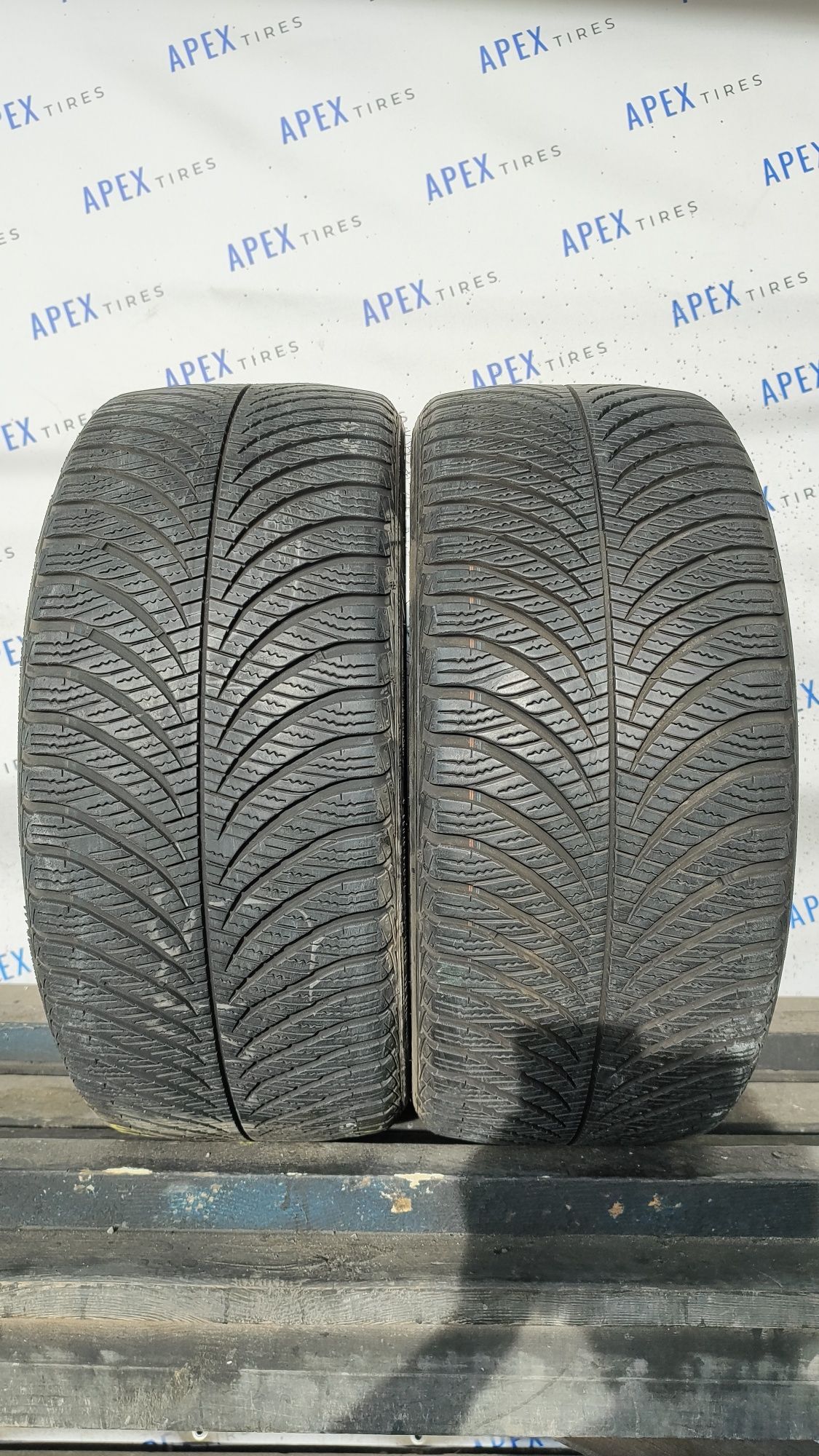 Зимові шини Goodyear 225/40 R18 225*40 18 vector 4 seasons