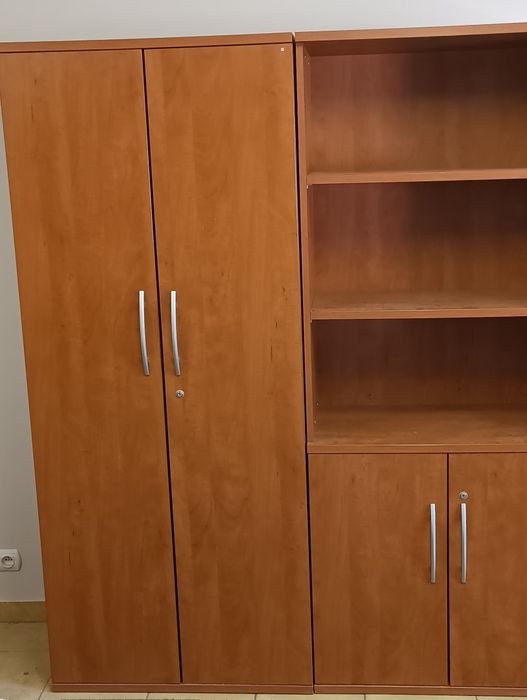 Meble biurowe wysokiej jakości kompletne wyposażenie