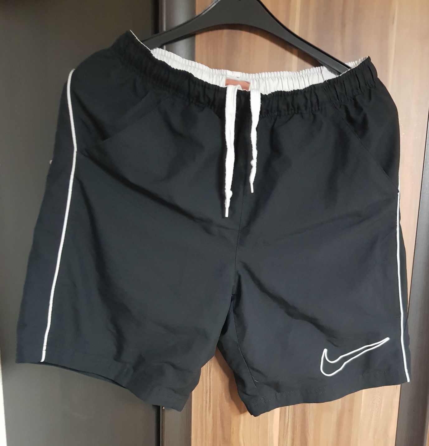 Spodenki krótkie męskie Nike rozmiar M stan idealny