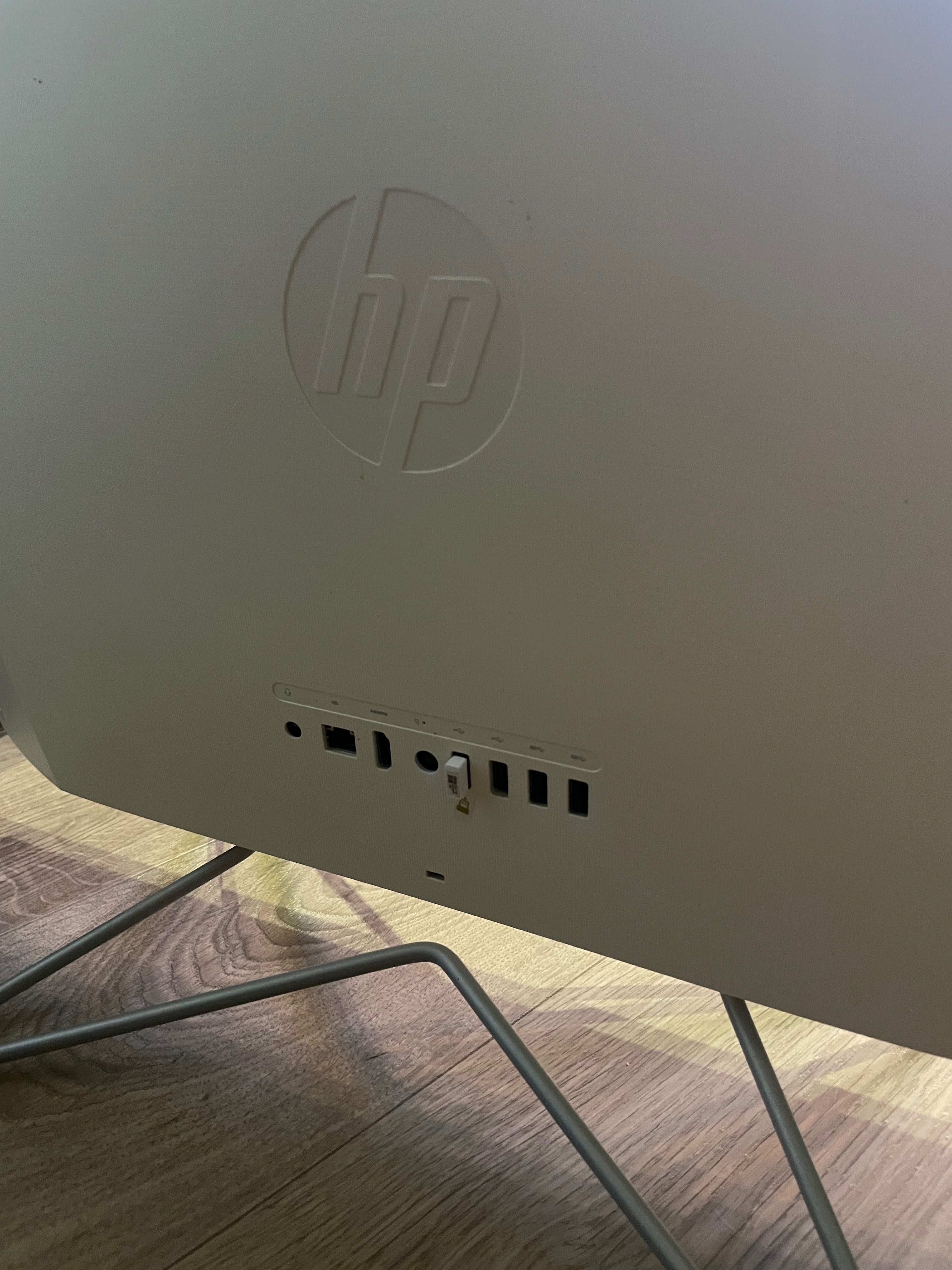Komputer HP ,,ALL IN ONE” używany , model: Q069-24 +klawiatura i mysz