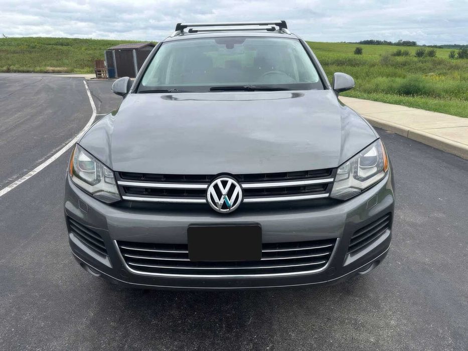 Volkswagen Touareg Sport with Nav      2014