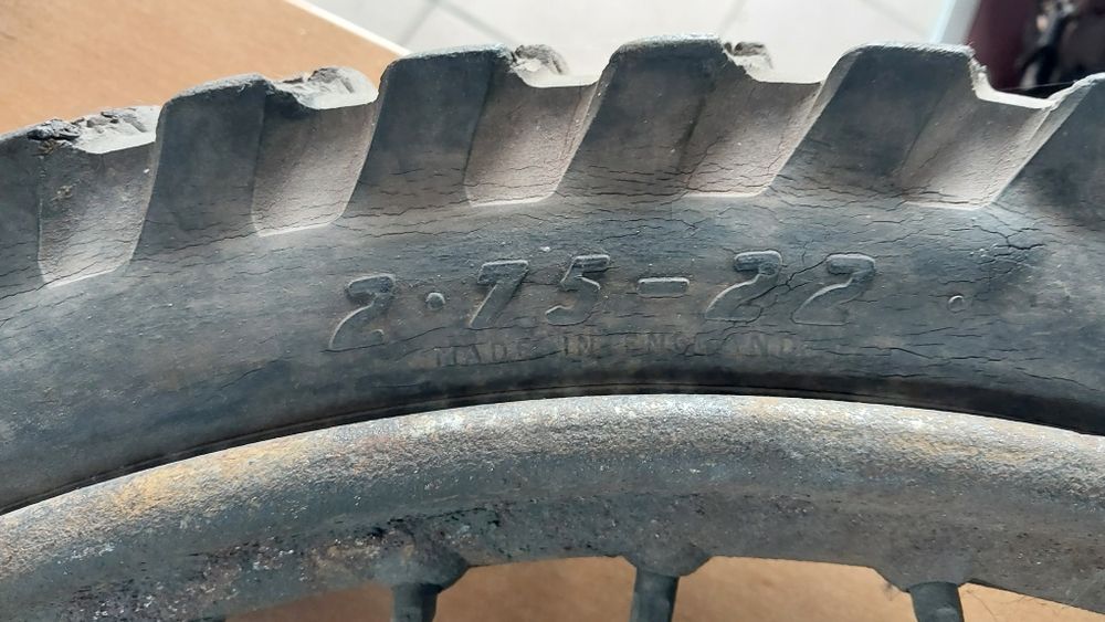 Koło 2 szt samochodowe-motocyklowe stare
