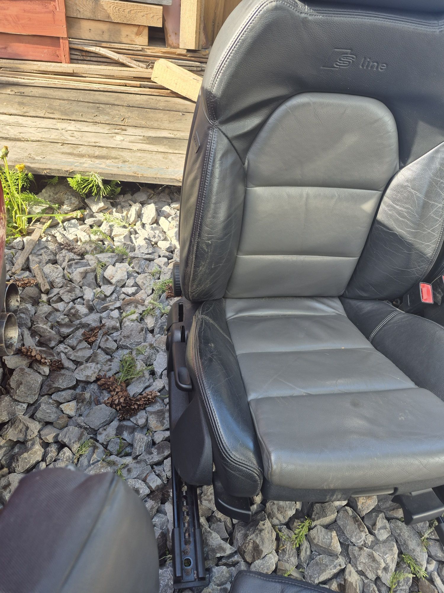 fotele skóra audi a4 b7 b6 monitorki w zaglowkach