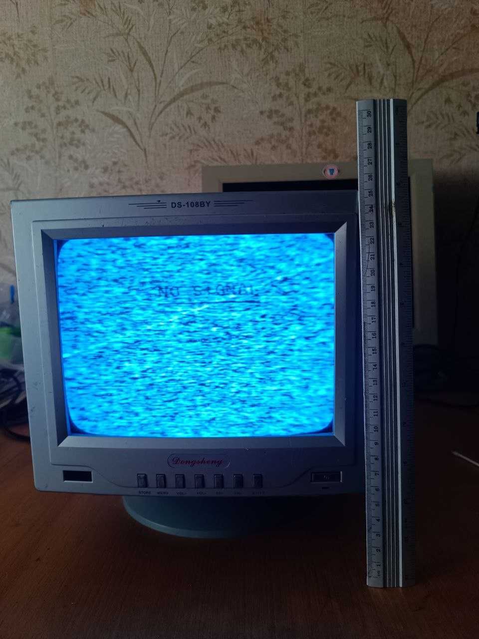 маленький ЭЛТ телевизор