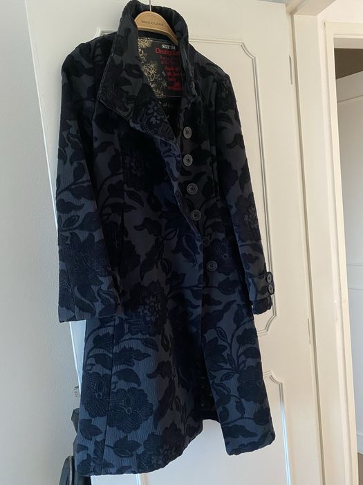 DESIGUAL Casaco comprido muito bonito com pouco uso preto