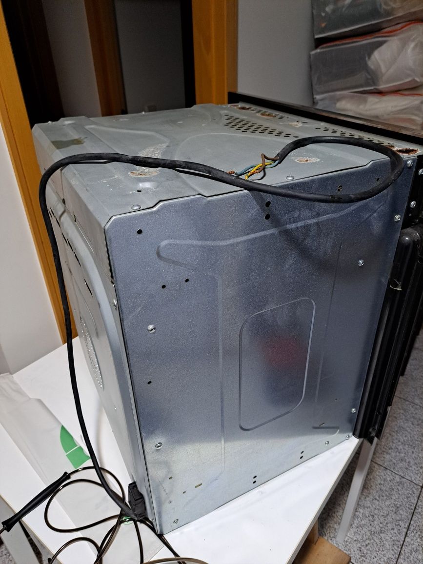 Forno encastrável Airlux FCE 01 C