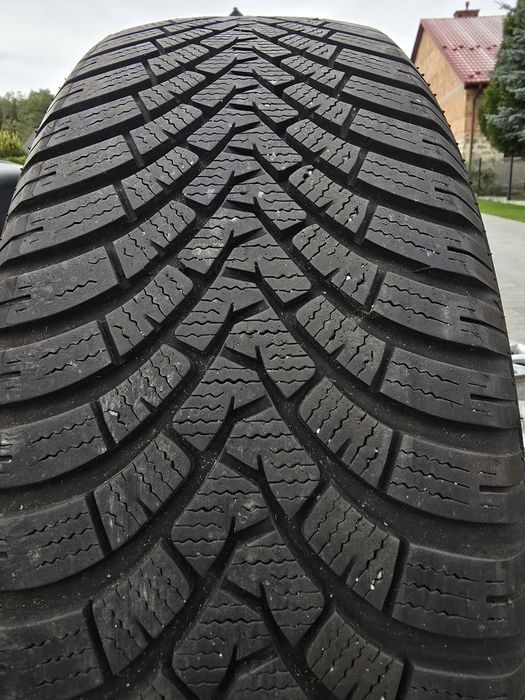 Opony zimowe Falken 205 60 r17
