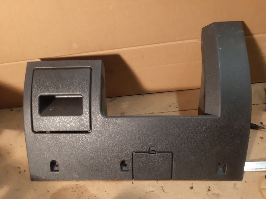 Ford Fusion mk1 osłona dolna deski rozdzielczej schowek kierowcy
