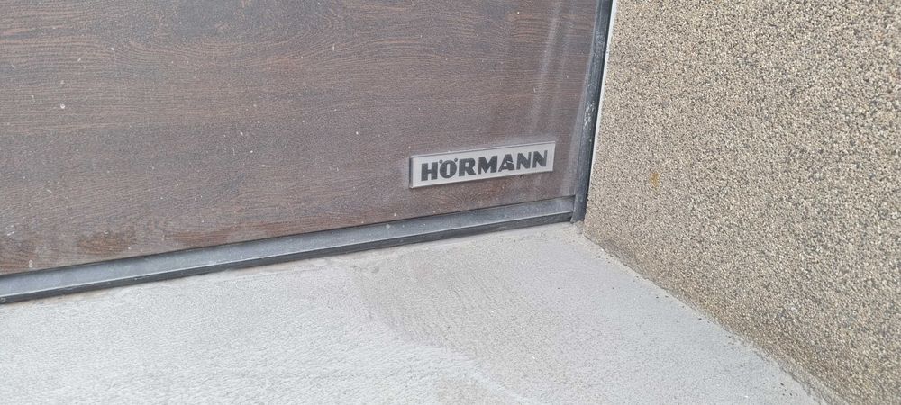 Brama garażowa HORMANN 3000x2500 orzech