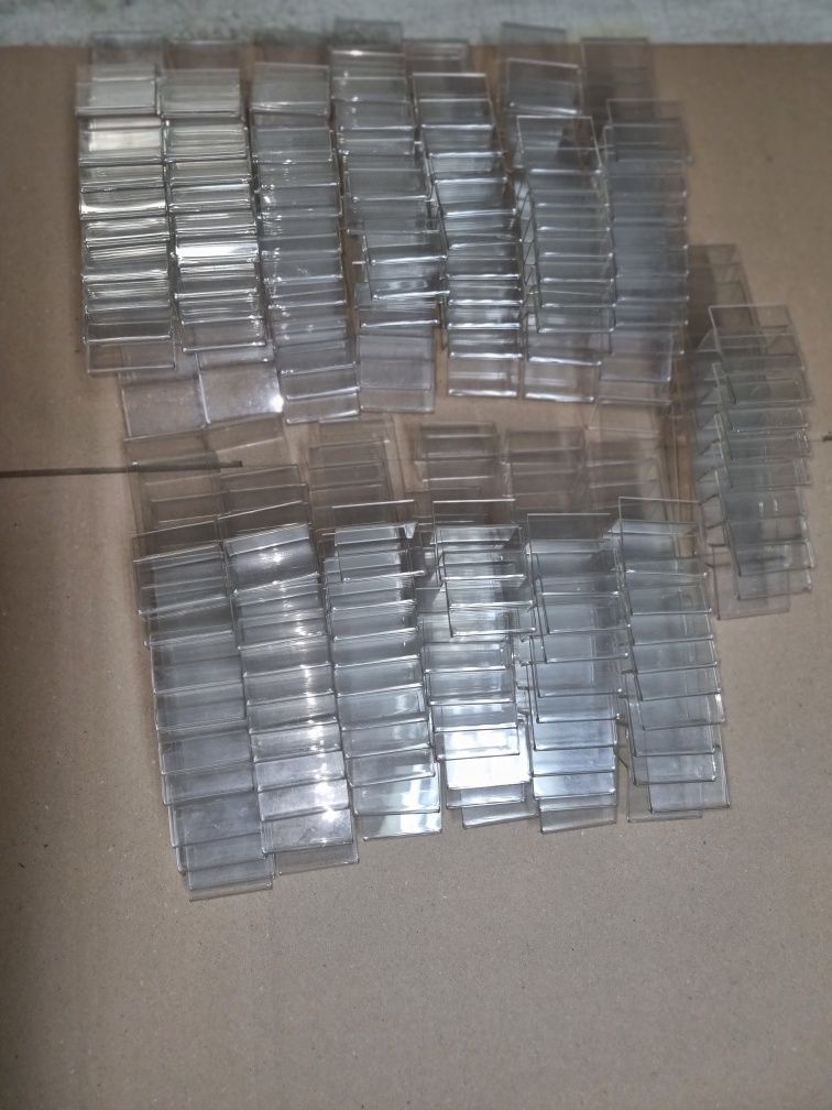Podstawki pod telefony z plexi 140szt.