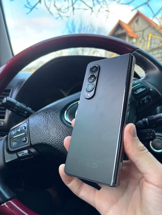 Продам Samsung Fold 4