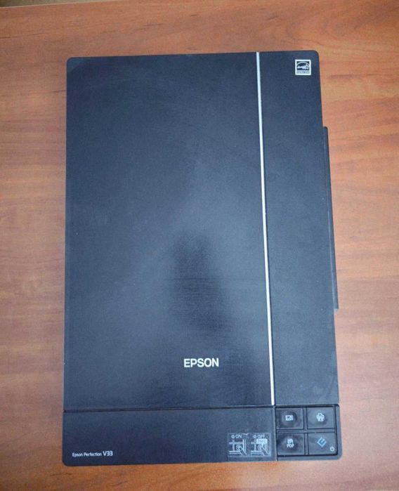 Планшетний сканер формату А4 Epson Perfection