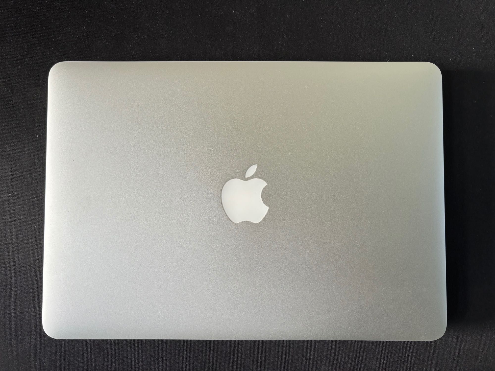 Mac Book Pro 13,3 " 2015