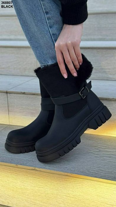 Жіноче взуття . Зимові. Ціна знижена!!! 36 размер