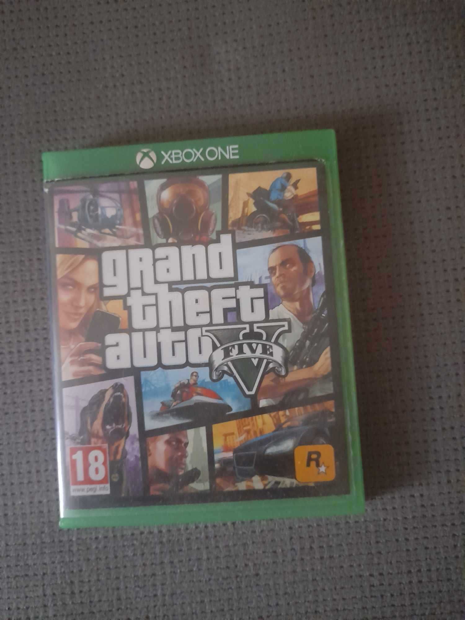 Gra na xboxa one. Grand theft auto five.