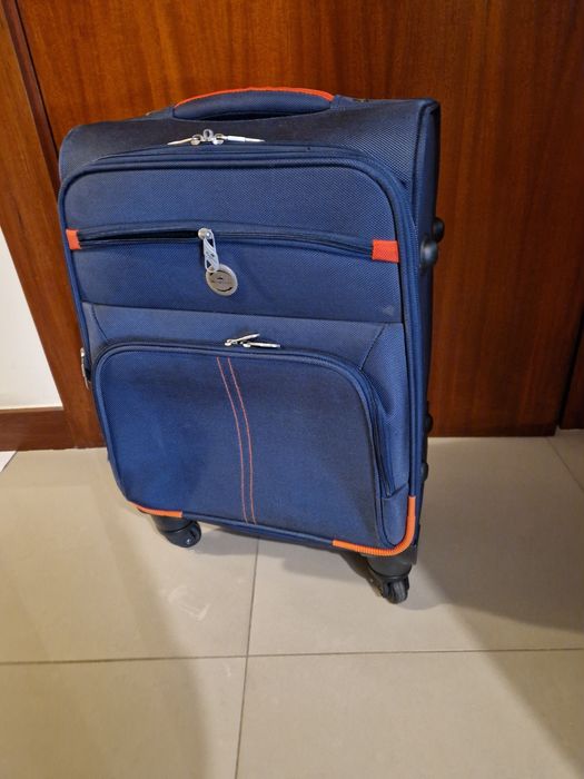 Mala de viagem como nova