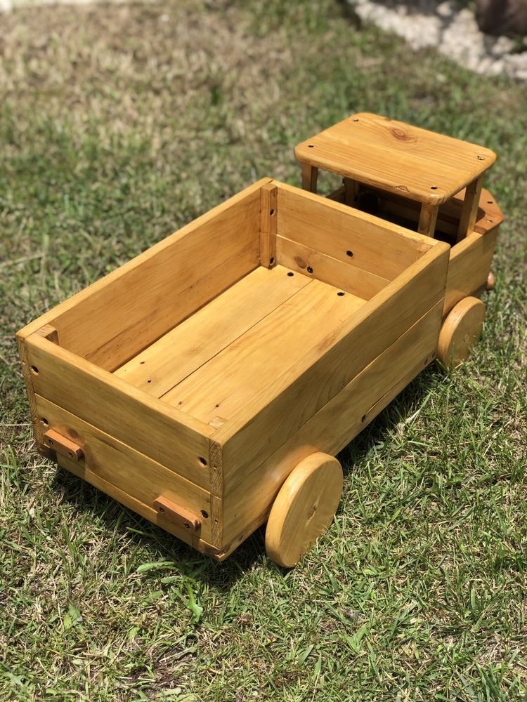 Camião em madeira
