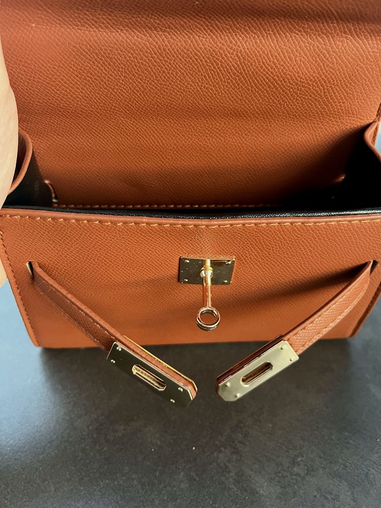 Сумочка в стилі Hermès Kelly