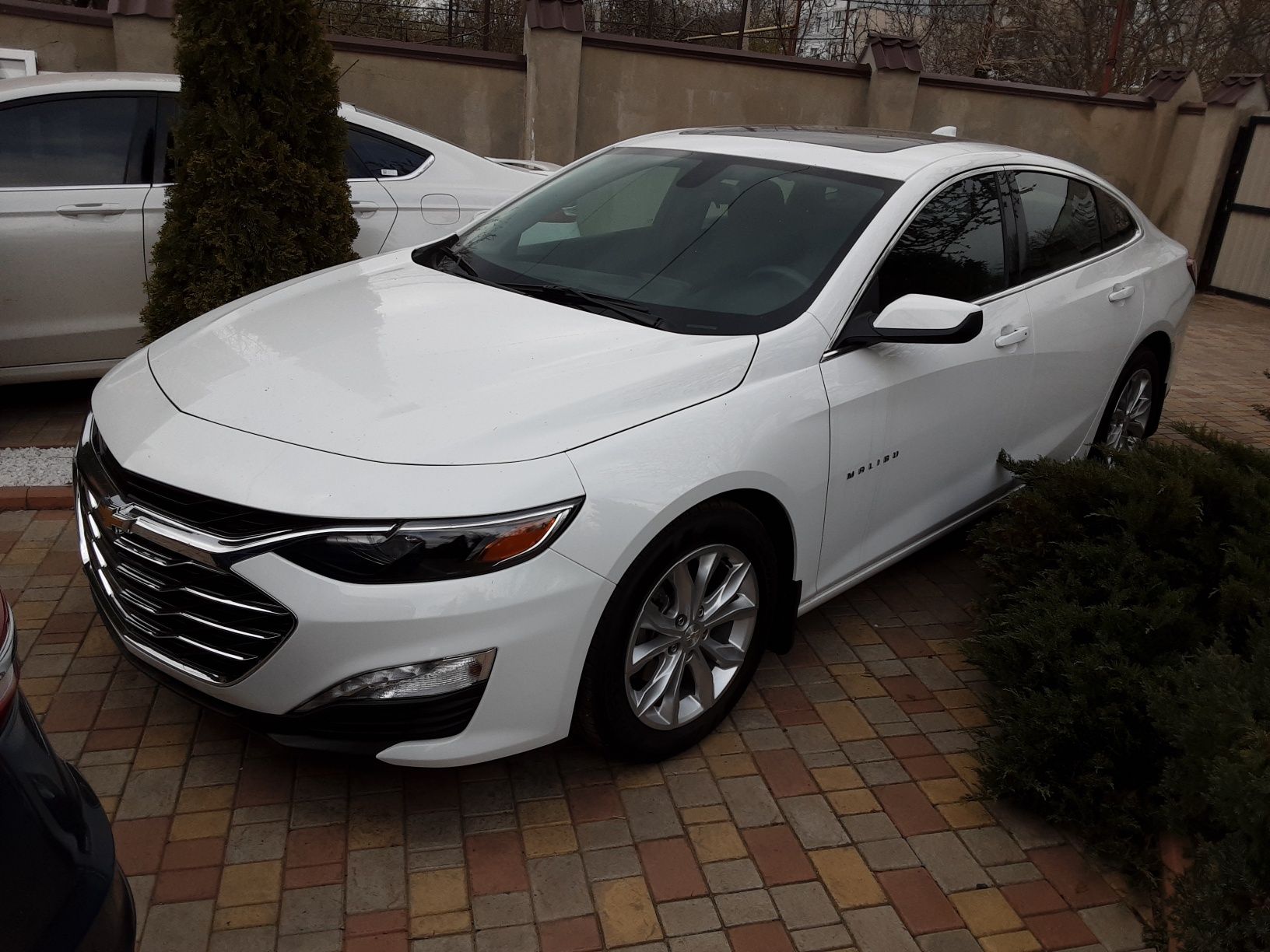Chevrolet cruze 2018 капот