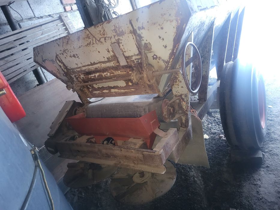 Rozsiewacz wapna rcw 3