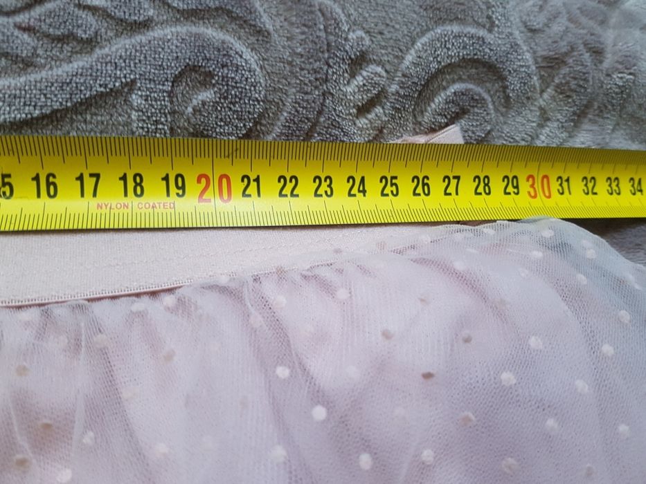 Różowa spodnica tiulowa w male groszki, kropki Mohito 140-146