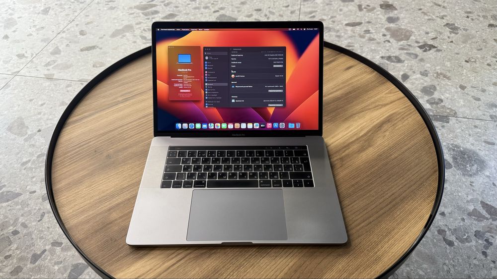 Apple MacBook Pro 15" 2017 i7 2.7GHz 16GB RAM 256GB SSD Gray