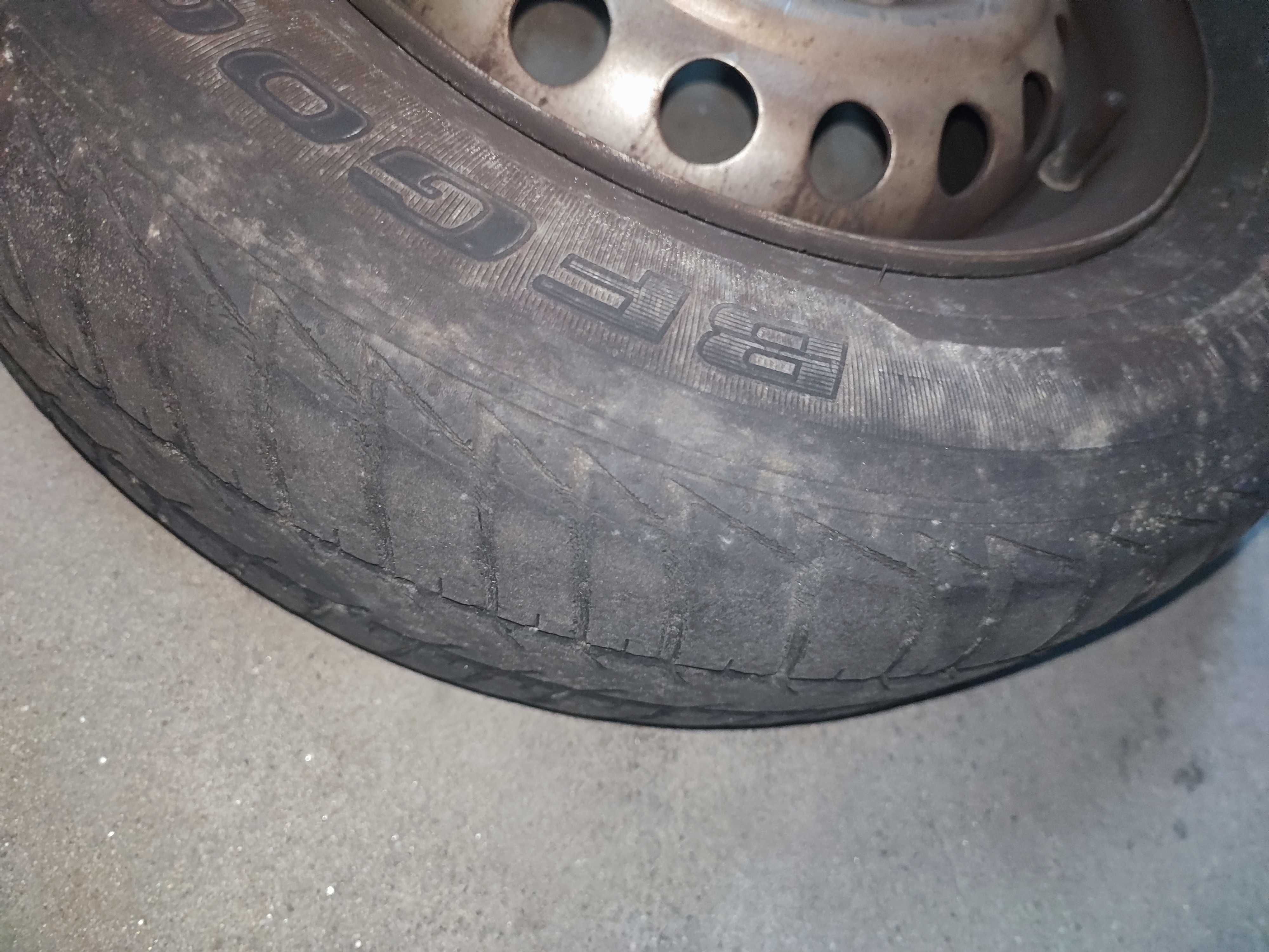 Jantes ferro com pneu Opel Corsa