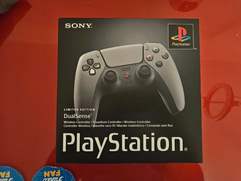Comando PS5 edição comemorativa 30 anos