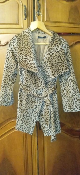 Віддам безкоштовно пальто 44 розміру