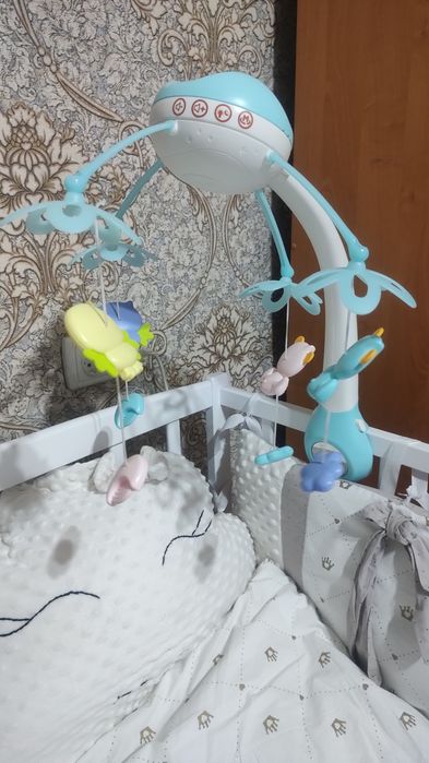 Мобіль у дитяче ліжечко