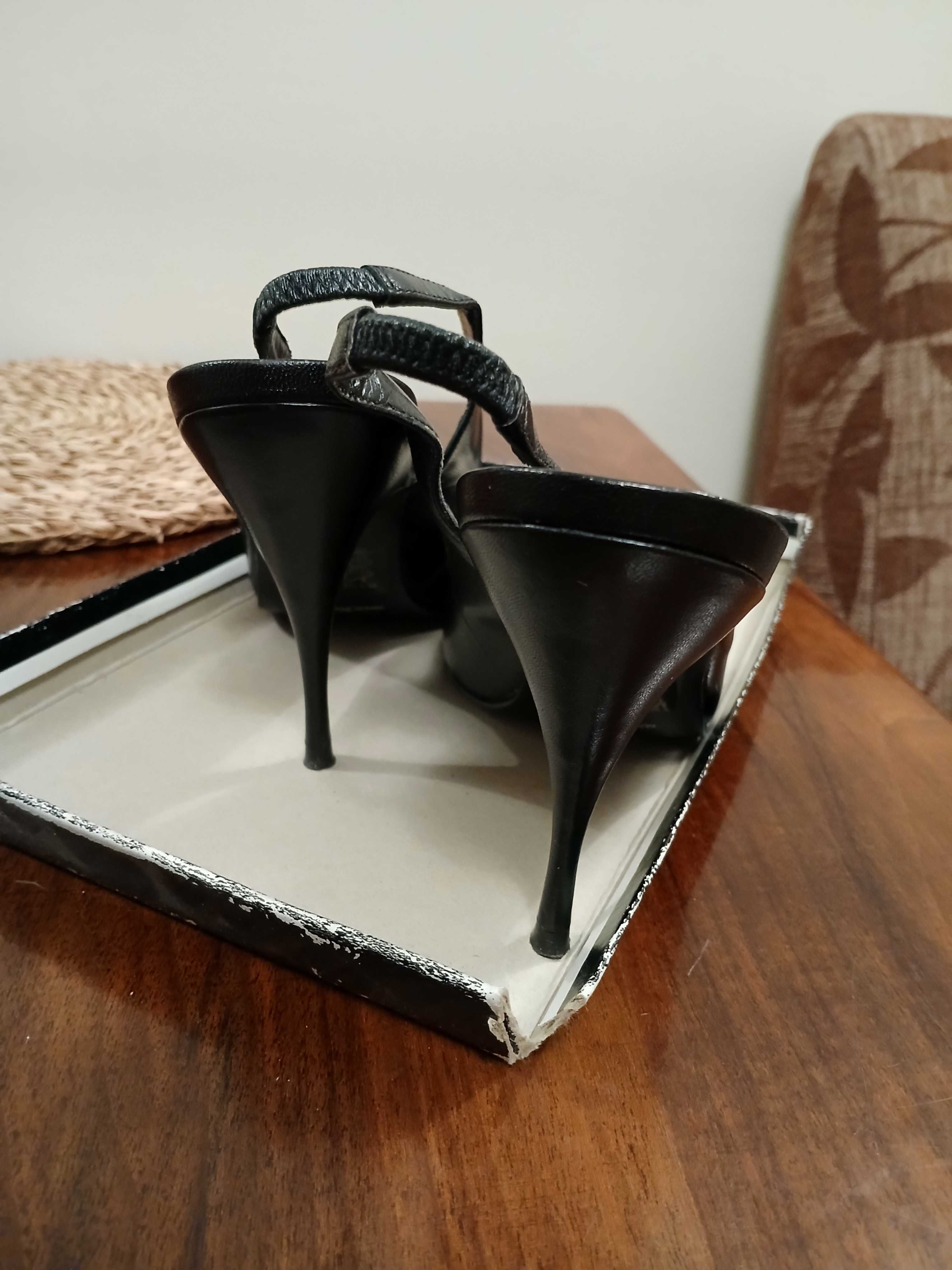 Buty na ultra cienkiej szpilce, czarne skóra