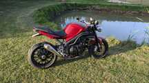 Triumph speed triple 1050