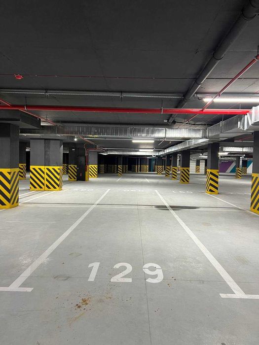 Паркінг. Паркомісце. Манхетен. Озеро. Парк. Розтермінування