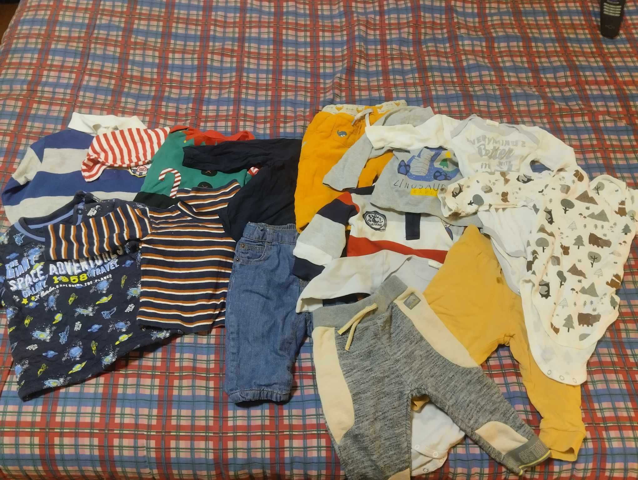 Lote roupa bebé 6meses até aos 12meses  14 peças