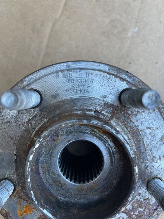 Ступица передняя  Opel Astra J Zafira B Chevrolet Cruze Orlando