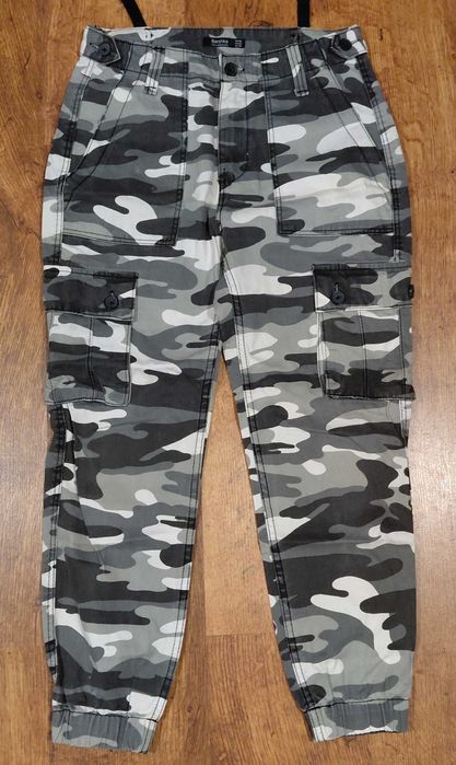 Spodnie bojówki Bershka EUR 36