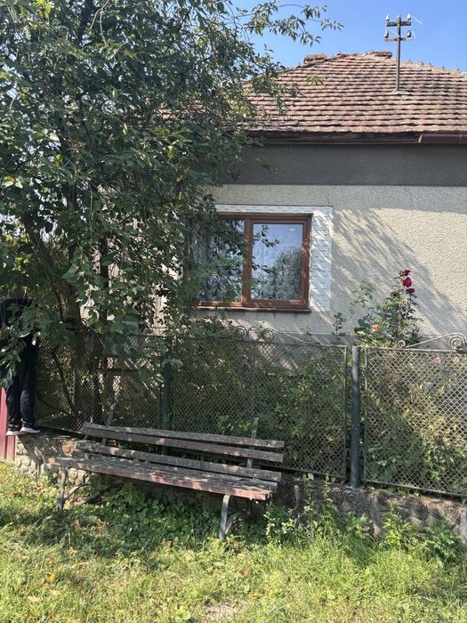 Будинок в селі Чомонин