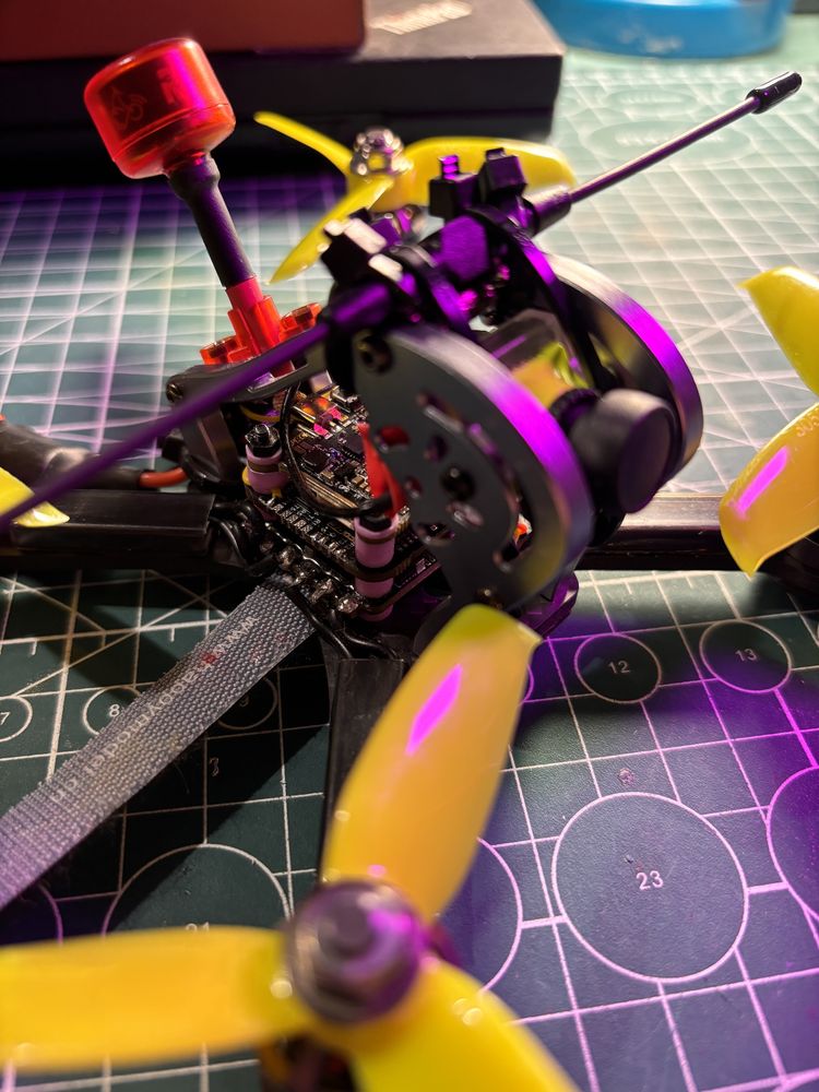 GEPRC dron 3,5 inch tbs crossfire analog