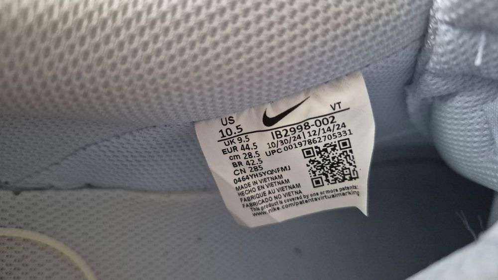Продам оригінальні кросівки Nike