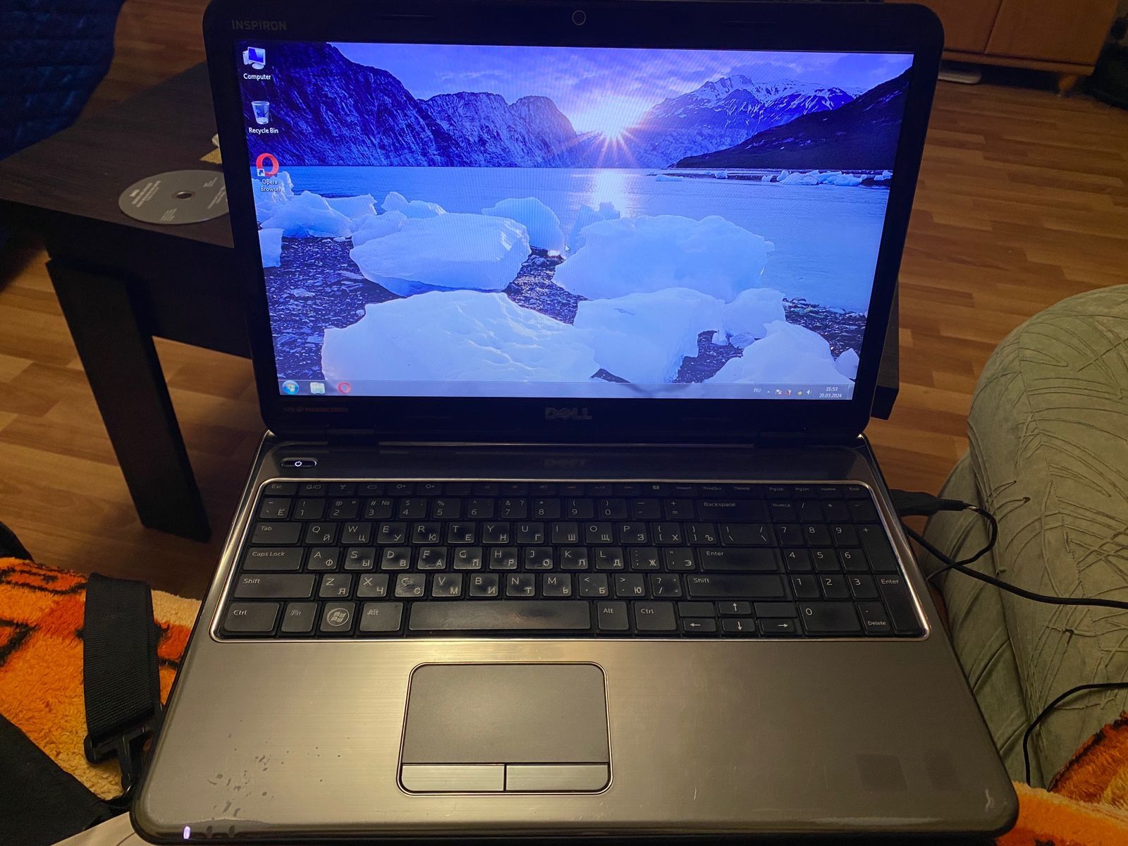 Продам ноутбук dell Inspiron m5010