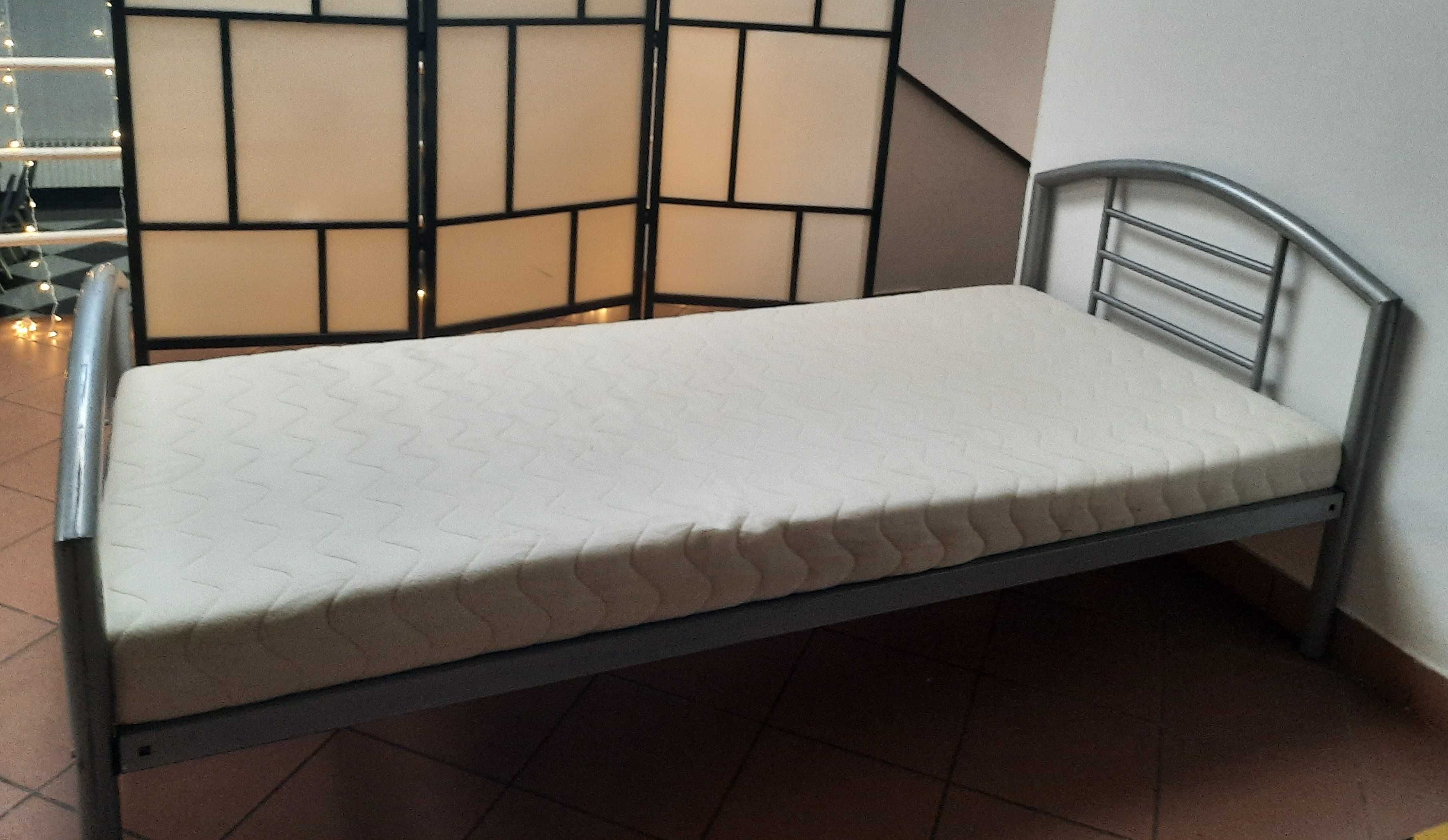 Łóżka metalowe z materacem 90x200