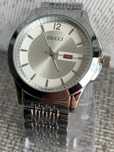 Zegarek w stylu Gucci