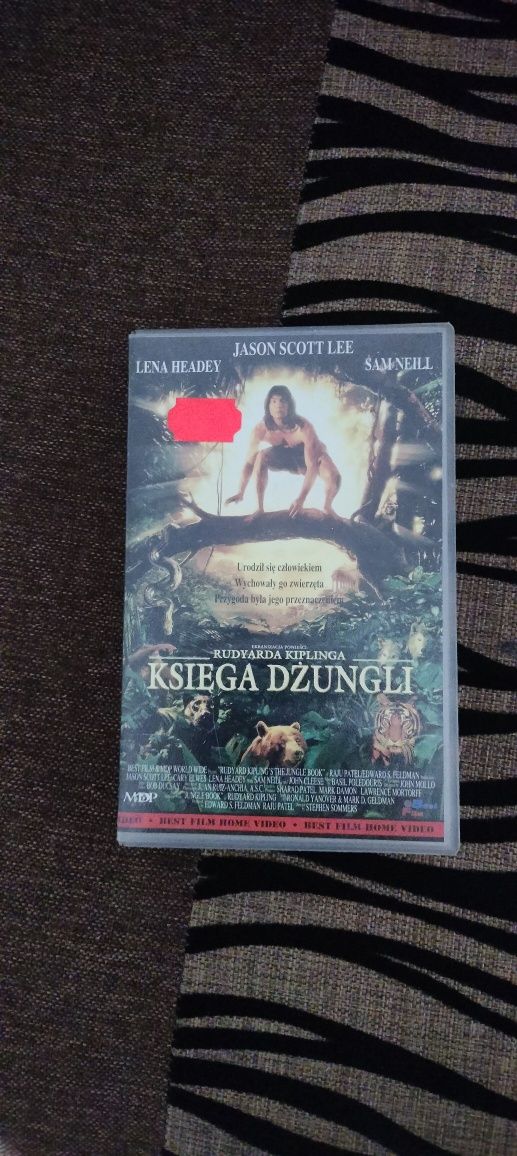 Film na kasecie VHS pt.,, Księga dżungli"