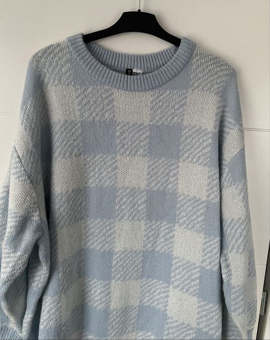 Sukienka w stylu swetra nieregularna krata biel jasny niebieski casual