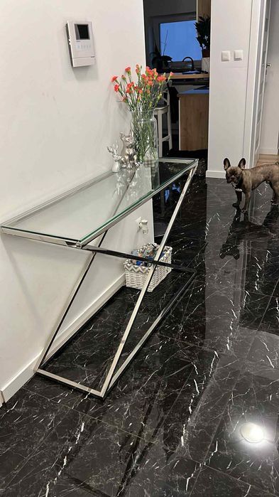 Konsola srebrna z szybą